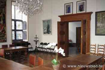 Stad zet veiling meubels uit Lakenhal plots stop