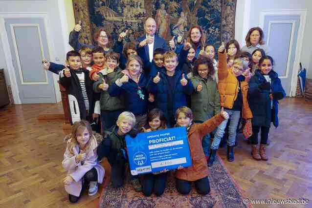 Zwerfvuilactie levert Wijkafdeling Germinal van de Dr. Ovide Decrolyschool 800 euro op