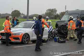 Agenten raken gewond bij aanrijding op Provinciebaan in Retie
