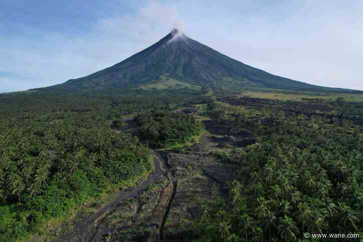 7.6 magnitude earthquake strikes off the southern Philippines and a tsunami warning is issued