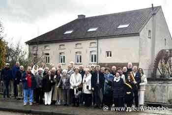“Zodat de verhalen van onze voorouders verder leven”: burgemeester Reekmans brengt familie samen tijdens boekvoorstellingen