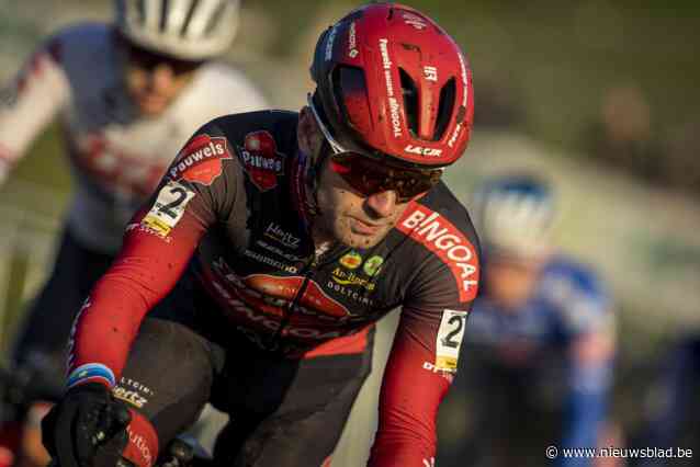 Leider Eli Iserbyt kraakt frisse Pim Ronhaar in Franse Wereldbekermanche