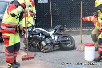 Motard gewond na botsing met auto