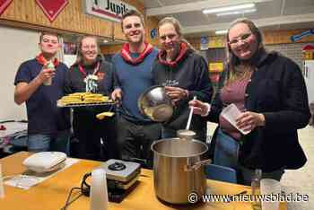 Regen houdt jeugd in Arendonk niet tegen om massaal Sint-Katriena te zingen