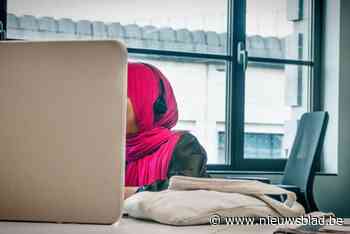 Na gemeenteraad achter gesloten deuren door bedreigingen: Anderlecht laat religieuze symbolen op werkvloer toe