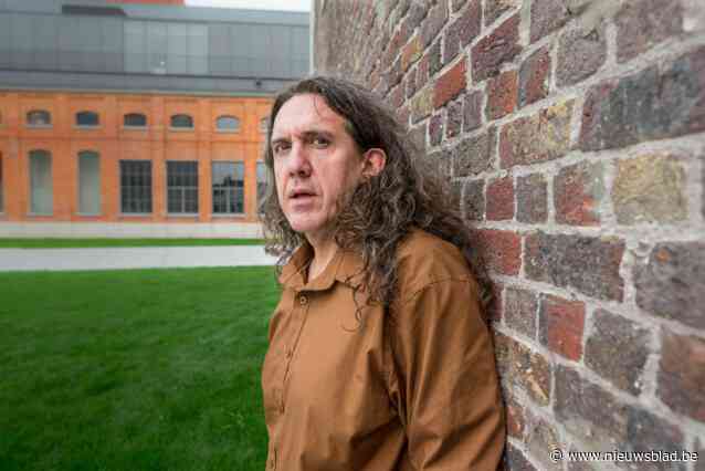 Auteur Dominique Willaert (55) wil voedingsbodem voor extreemrechts wegnemen in Denderstreek: “Mensen hebben hier grote zorgen en de kloof met de politici is vaak nog te groot”
