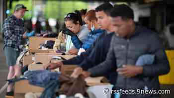 Texas 'ghost bus' drops off a load of immigrants, this time at Colorado capitol