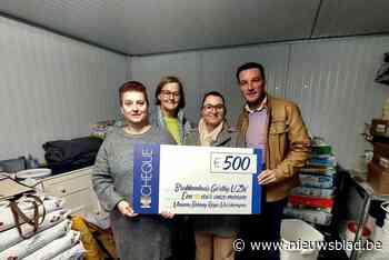 Vlaams Belang Voorkempen geeft 500 euro aan dierenvoedselbank