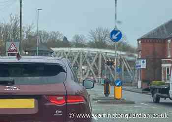 Chester Road swing bridge stuck open in Warrington