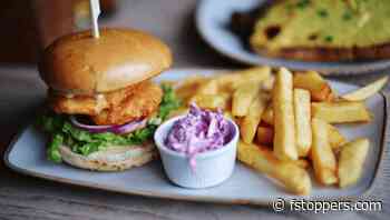 A Review of This Rare Third-Party Canon Lens