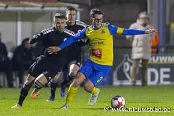Bleke leidersploeg komt goed weg aan de Dikkelvense Hofkouter: “Als de schoenmaat van Deceuninck twee maten groter is, winnen we met duidelijk verschil”