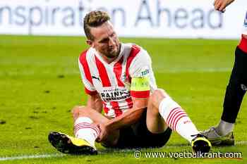 Walgelijke spreekkoren tijdens topper, maar ref grijpt niet in