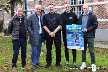 Lopen door moskee, gemeentehuis en meer: derde City Nightrun biedt avondlijk loop- en wandelparcours langs verrassende plekjes aan