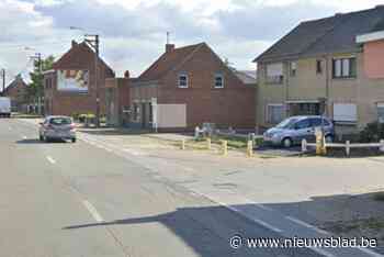 Fietsster (34) overleden nadat ze gegrepen wordt door vrachtwagen