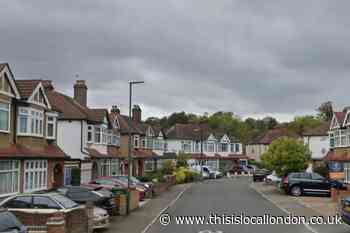 Wallington Birchwood Avenue: Man stabbed in chest