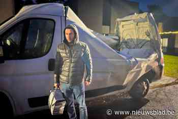 Vader en zoon komen met de schrik vrij nadat boom op bestelwagen valt: “Vijf cm verschil en we waren er wellicht niet meer”