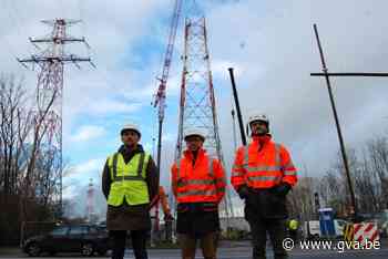 Gigantische elektriciteitsmasten aan Kallosluis neergehaald voor sterker stroomnet: “Anticiperen op wat er op ons afkomt”