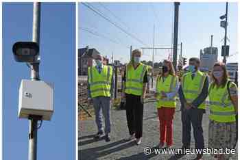 Flitspaal aan spoorovergang heeft na twee jaar nog altijd niemand “officieel” geflitst wegens... bureaucratie