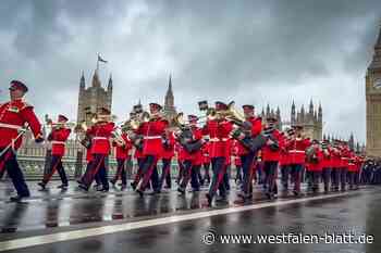 Britische Militärkapelle spielt auf Paderborner Weihnachtsmarkt