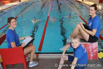 104 Schwimmer ziehen in Delbrück Bahnen für das neue Hallenbad in Hövelhof