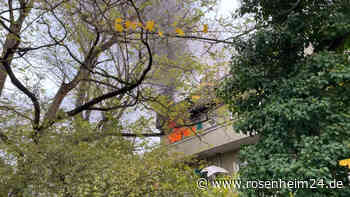 Unfassbares Video aufgetaucht: Mann (25) springt an Bett gefesselt vom Balkon