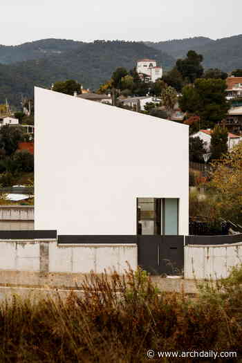 Elvira y Marcos House / Pepe Gascon Arquitectura