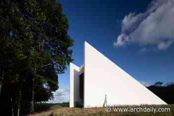 Aldeia Temple / NEBR Arquitetura
