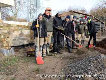 Aufbau der historischen Klostermauer in Helmstedt geht voran