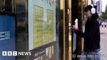 Gold price hits record high as bets on interest rates shift