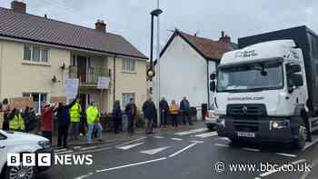 Banwell school run crossing risking kids' lives, say parents