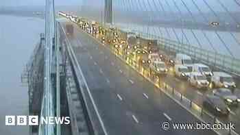 M4 crash: Man dies in serious collision between car and lorry