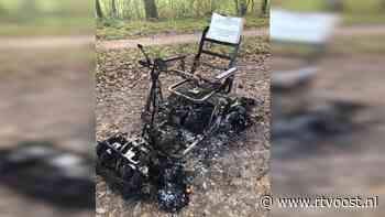 Uitgebrande scootmobiel met mysterieus briefje gevonden in Almelo