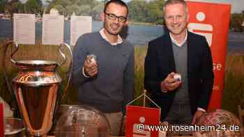 500 Kilometer Anreise: Dieses Team feiert beim Hallenfußball-Sparkassenpokal seine Premiere