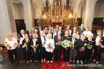 Koren Canteclaer brengen kerstconcert