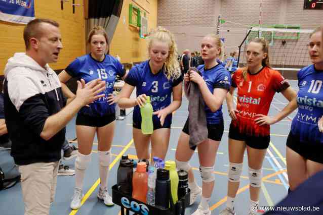 Franse coach Manu Hagnere zet bij Bidavo Bissegem zijn eerste stappen in het Vlaamse volleybal: “Derbyzege tegen Bevo is hét bewijs dat mijn ploeg de klik gemaakt heeft”