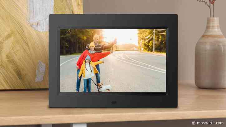 Get this 32GB digital picture frame for under $50