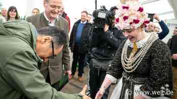 Als ein Bauer dem Minister „Hau ab“ zuruft, erntet er Kritik – von seinen Kollegen