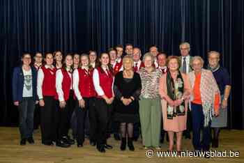 Fanfare huldigt verdienstelijke leden