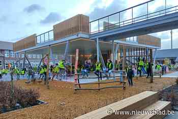 Leerlingen Yugro leven zich uit op vernieuwde speelplaats