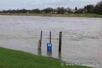 Maas stroomt hoog en krachtig, maar blijft onder waakpeil: “Toegangswegen wel afgesloten”