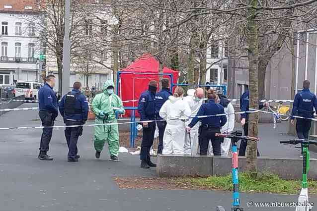 Burgemeester hekelt “terreurtechnieken van maffieuze organisaties” na dode en vier schietincidenten: “Hier is veel geld mee gemoeid”