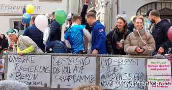 Bamberger Faschingsumzug 2024: Anti-Ampel-Wagen sorgt für Aufsehen - "geistig auf Sparflamme"