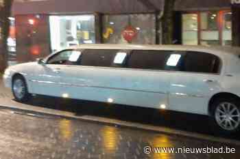 Politie LRH neemt witte limousine in beslag tijdens actie rond taxiwetgeving