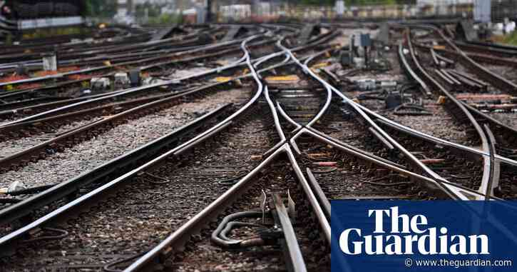 Train drivers will keep striking to ‘raise profile’ of pay dispute, says Aslef boss