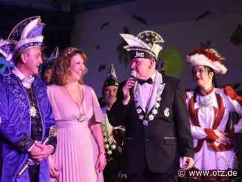 Weite Anreise: Prinzenpaar aus einer Karnevalshochburg unterstützt den Fasching in Jena