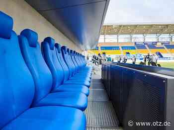 Besonderer Service für Auswechselspieler: FC Carl Zeiss Jena heizt die Bank