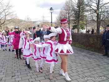 Polonaise-Stau beim Fasching in Winzerla