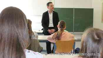 In Altensteig: Mack sucht Gespräch  mit Schülern