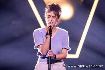 Alle coaches draaien voor Liene die kanker overwon: “Ik wil elke kans grijpen”