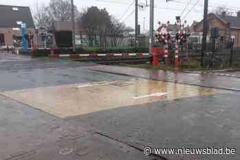 Okermarkeringen aan overwegen verdwijnen